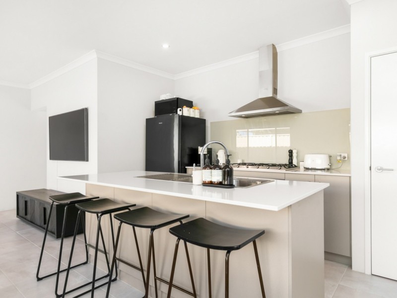 10A Plover Place, Ballajura WA 6066