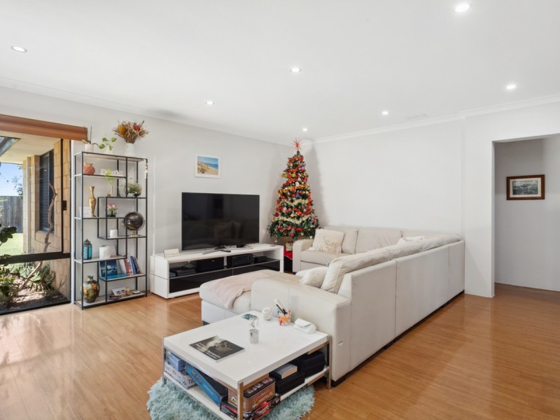 10 Grasshill Grange, Halls Head WA 6210