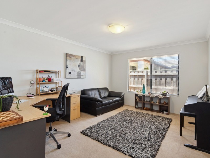 10 Grasshill Grange, Halls Head WA 6210