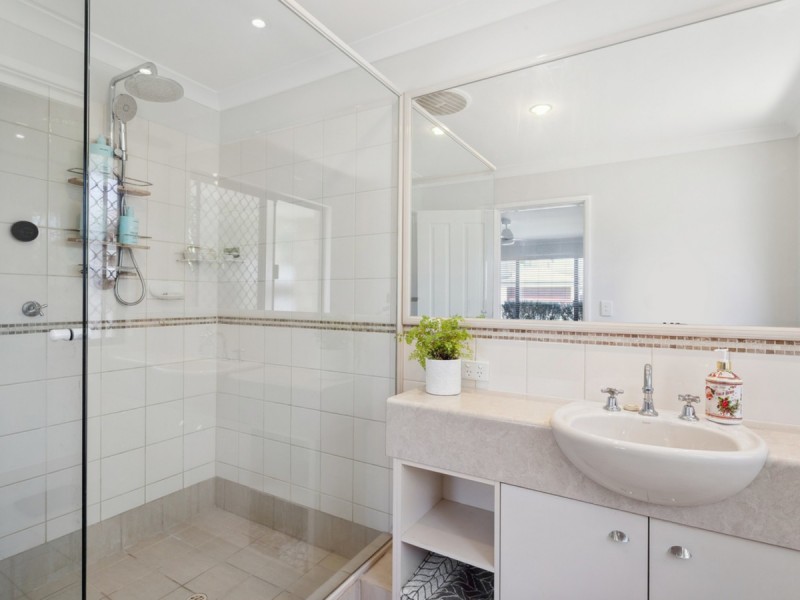 10 Grasshill Grange, Halls Head WA 6210