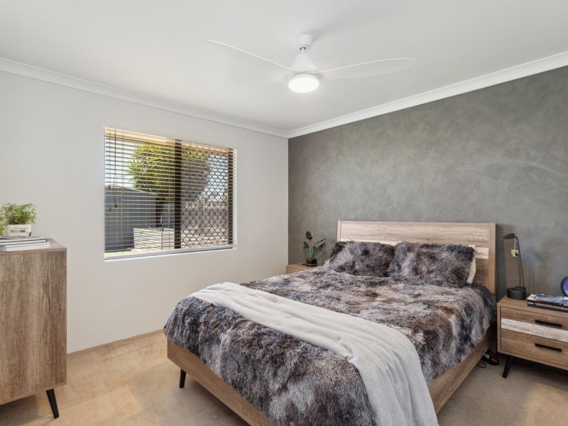 10 Grasshill Grange, Halls Head WA 6210