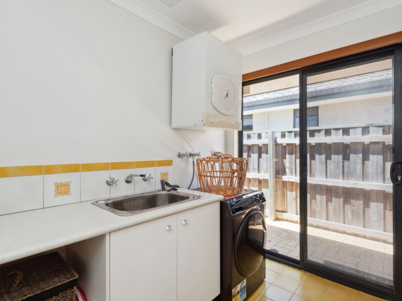 10 Grasshill Grange, Halls Head WA 6210