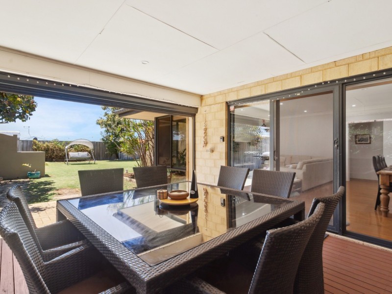 10 Grasshill Grange, Halls Head WA 6210