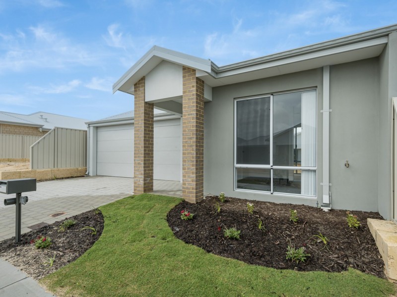 17 Paddle Way, Yanchep WA 6035