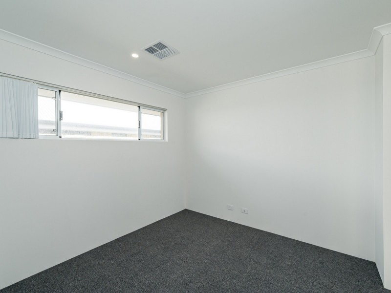 17 Paddle Way, Yanchep WA 6035