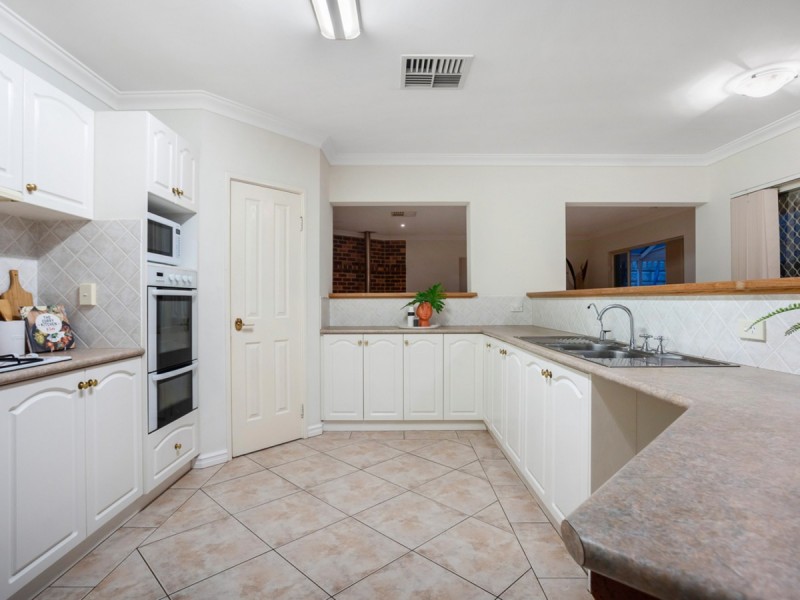 6 Strathpine Chase, Landsdale WA 6065