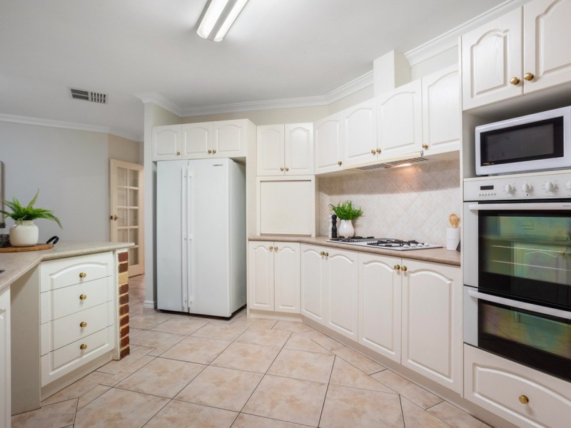 6 Strathpine Chase, Landsdale WA 6065