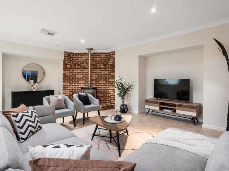 6 Strathpine Chase, Landsdale WA 6065