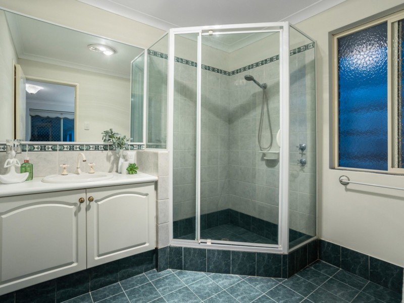 6 Strathpine Chase, Landsdale WA 6065