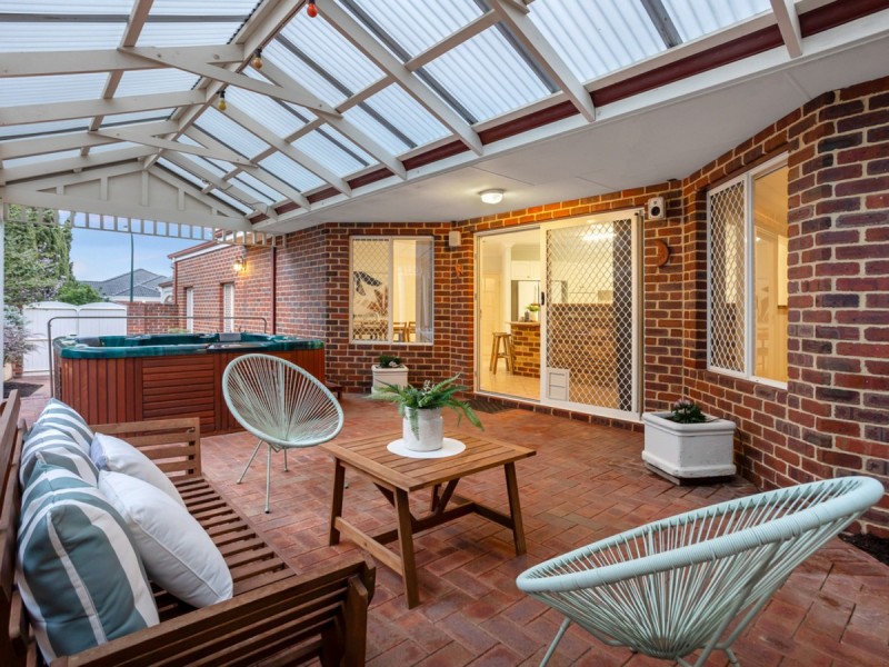 6 Strathpine Chase, Landsdale WA 6065