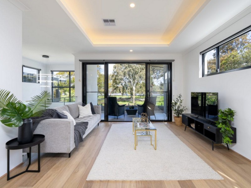 7 Clarkson Road, Maylands WA 6051