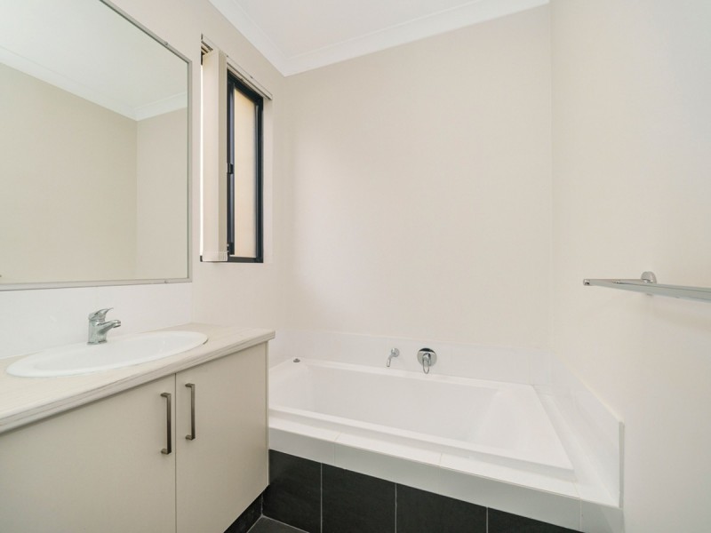 10d Smiths Avenue, Redcliffe WA 6104