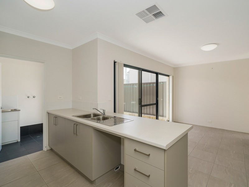 10d Smiths Avenue, Redcliffe WA 6104