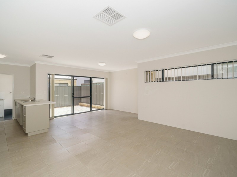 10d Smiths Avenue, Redcliffe WA 6104