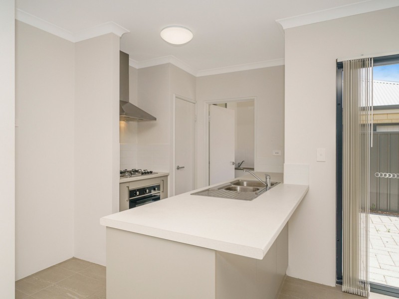 10d Smiths Avenue, Redcliffe WA 6104