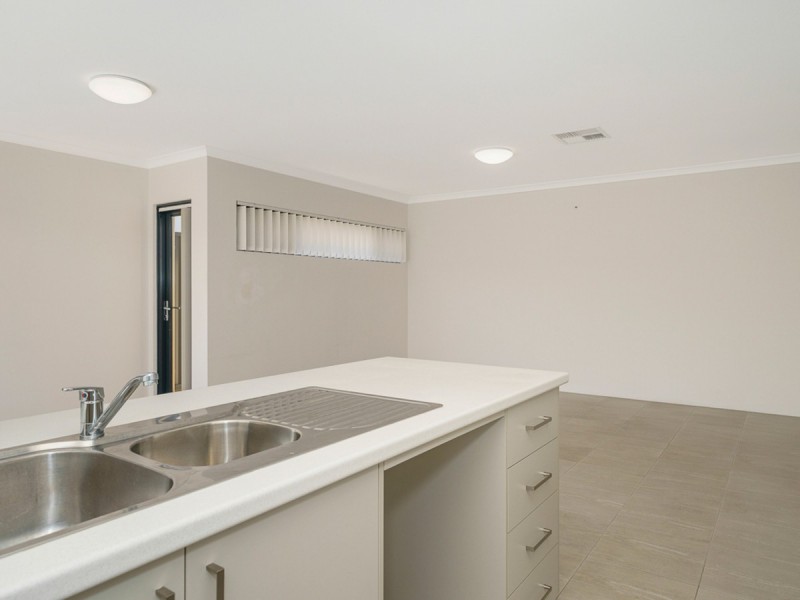 10d Smiths Avenue, Redcliffe WA 6104