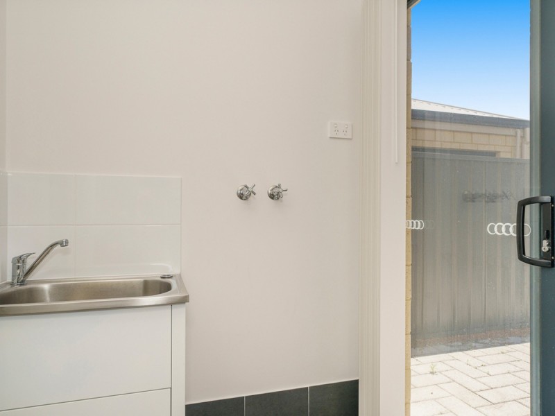 10d Smiths Avenue, Redcliffe WA 6104