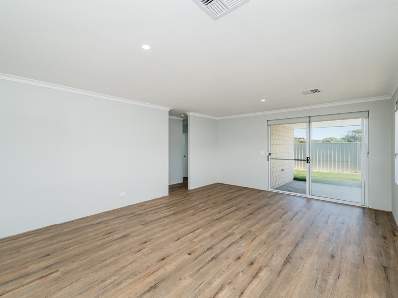 6 Holiday Way, Yanchep WA 6035