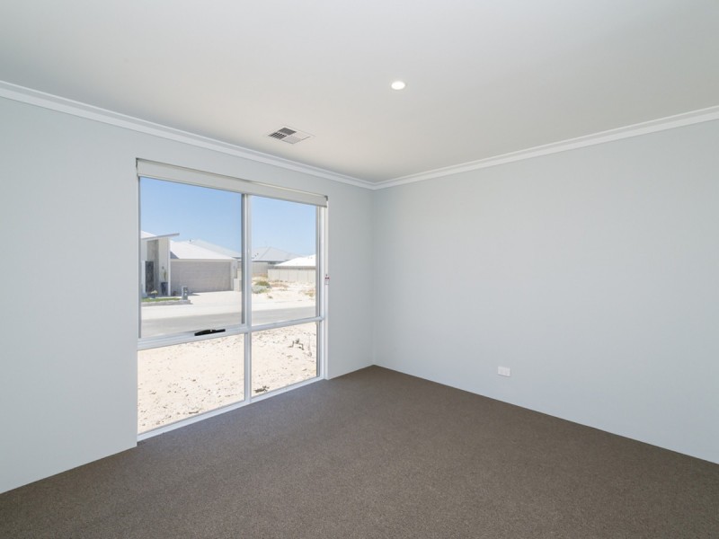6 Holiday Way, Yanchep WA 6035
