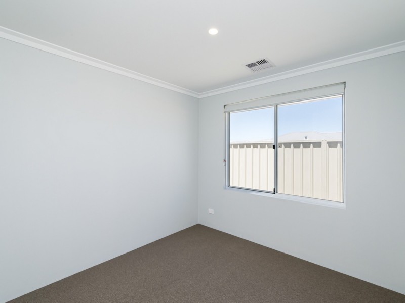 6 Holiday Way, Yanchep WA 6035