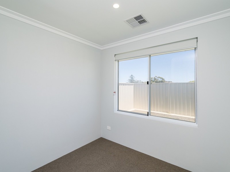 6 Holiday Way, Yanchep WA 6035