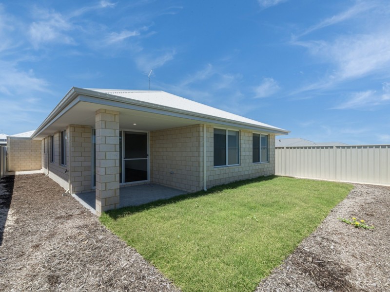 6 Holiday Way, Yanchep WA 6035