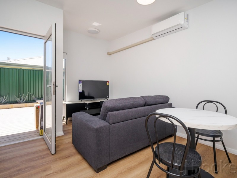 14B Crellin Way, Cloverdale WA 6105