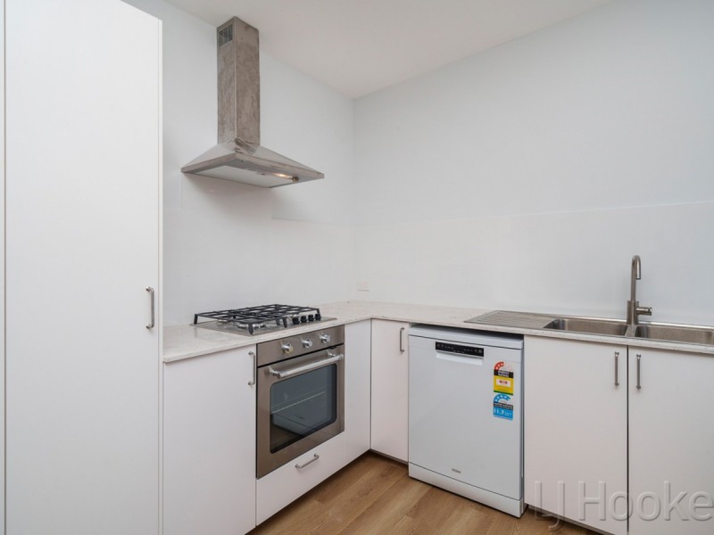 14B Crellin Way, Cloverdale WA 6105