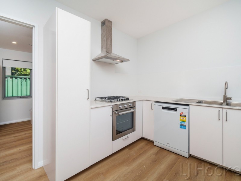 14B Crellin Way, Cloverdale WA 6105