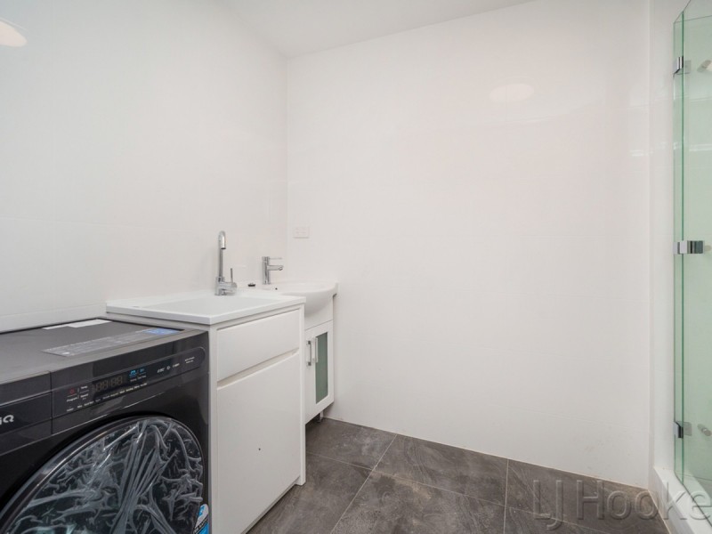 14B Crellin Way, Cloverdale WA 6105