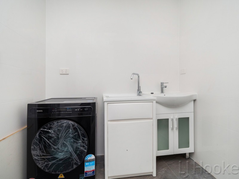 14B Crellin Way, Cloverdale WA 6105