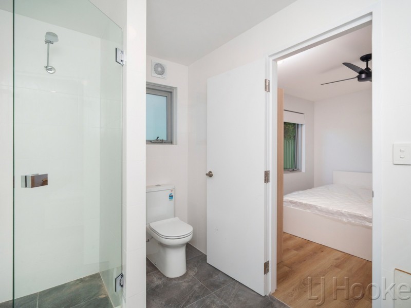 14B Crellin Way, Cloverdale WA 6105