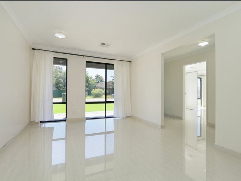 2 Carcoo Court, Beckenham WA 6107