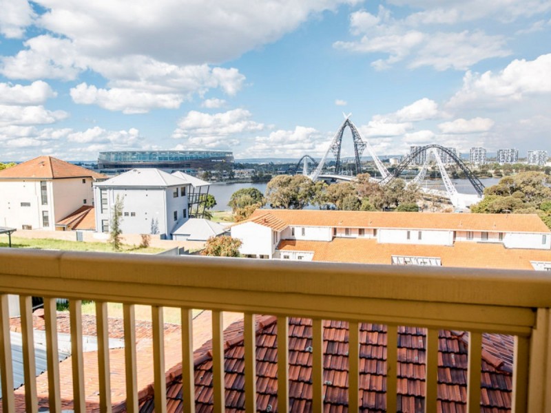 55B/22 Nile Street, East Perth WA 6004