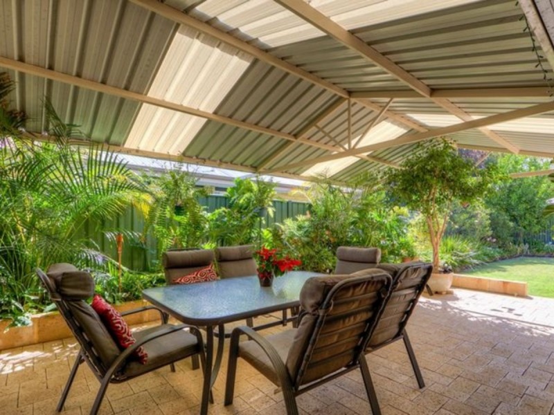 9 Steineck Way, Wattle Grove WA 6107