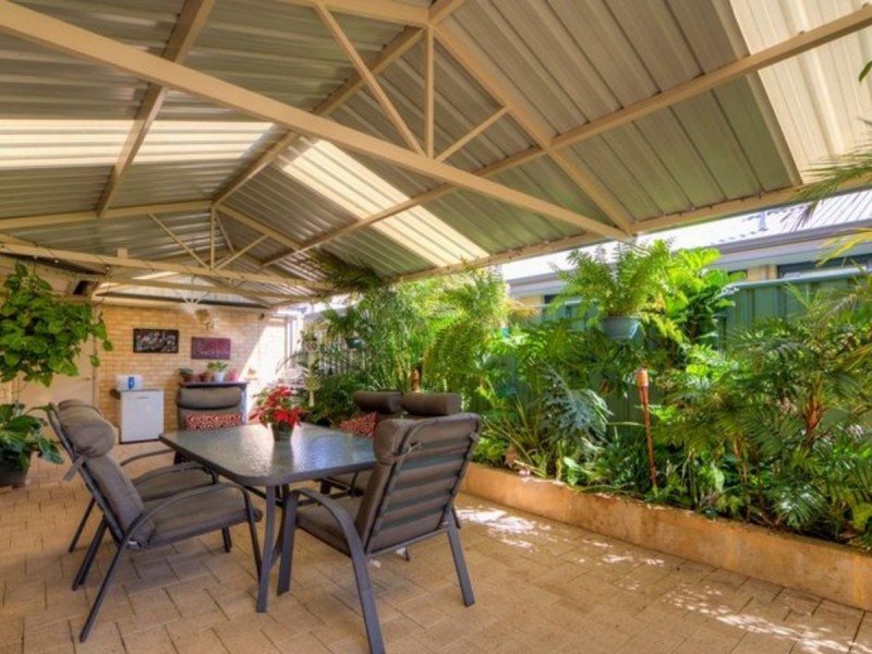 9 Steineck Way, Wattle Grove WA 6107