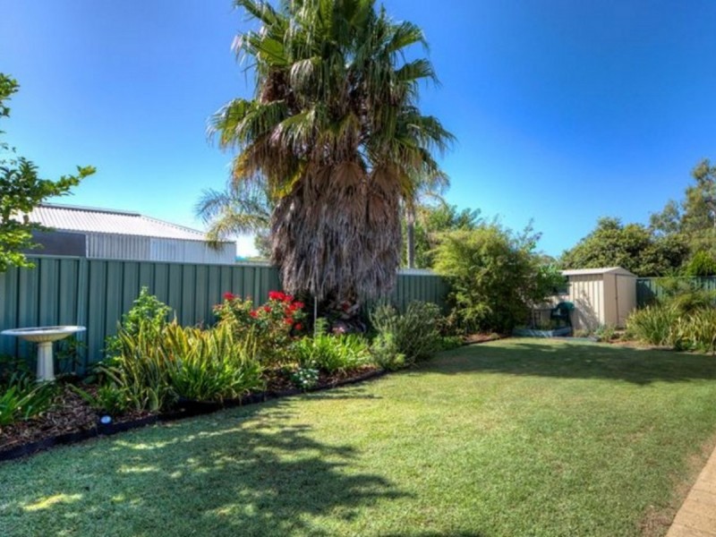 9 Steineck Way, Wattle Grove WA 6107