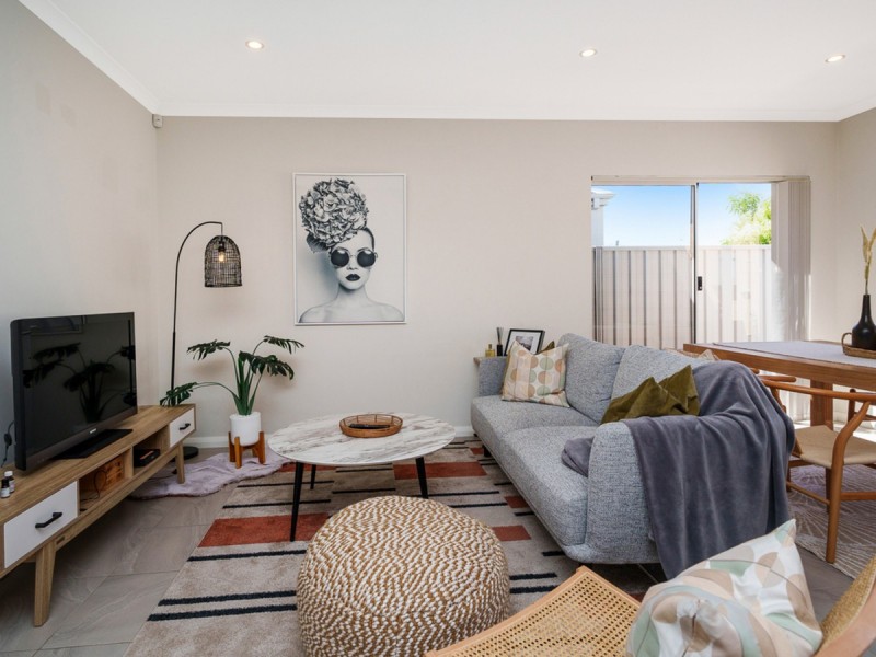 2/129 Centre Street, Queens Park WA 6107