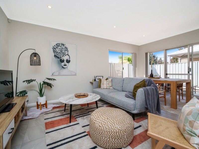 2/129 Centre Street, Queens Park WA 6107