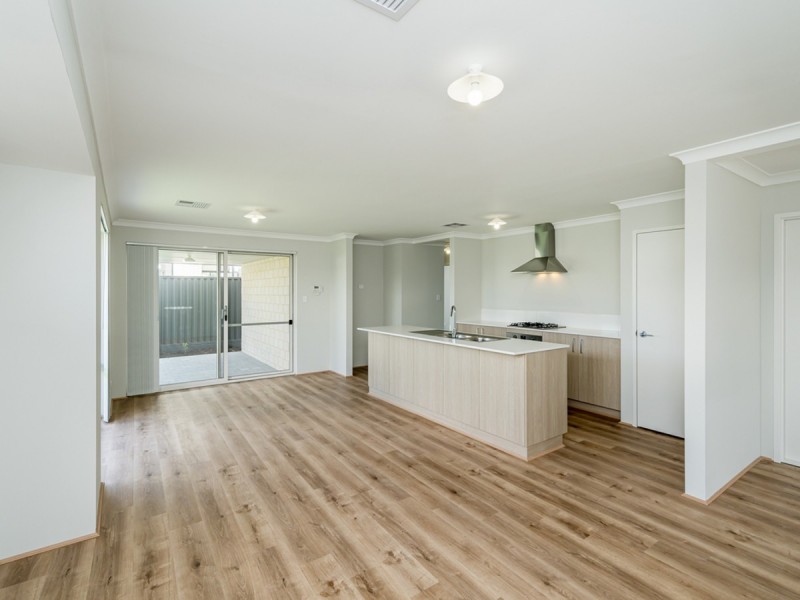 6 Trinity Road, Henley Brook WA 6055