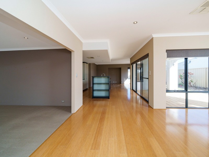 6 Alaska Crescent, Southern River WA 6110