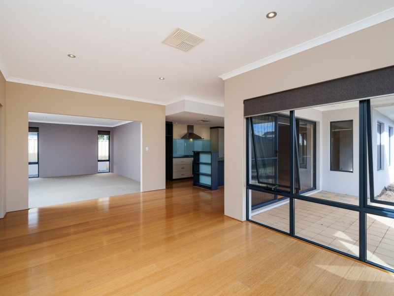 6 Alaska Crescent, Southern River WA 6110