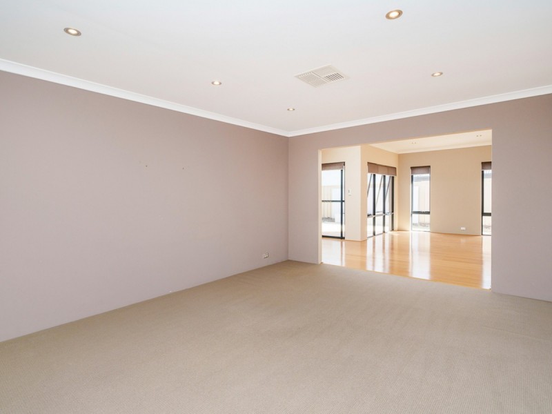 6 Alaska Crescent, Southern River WA 6110