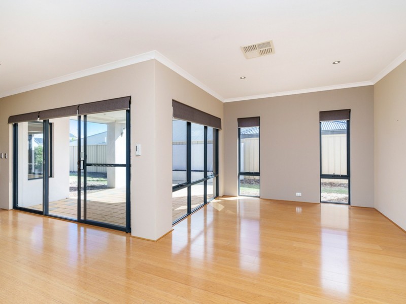 6 Alaska Crescent, Southern River WA 6110