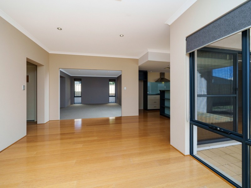 6 Alaska Crescent, Southern River WA 6110