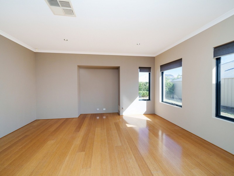 6 Alaska Crescent, Southern River WA 6110