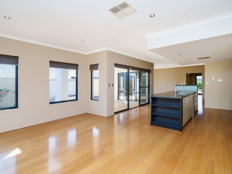 6 Alaska Crescent, Southern River WA 6110