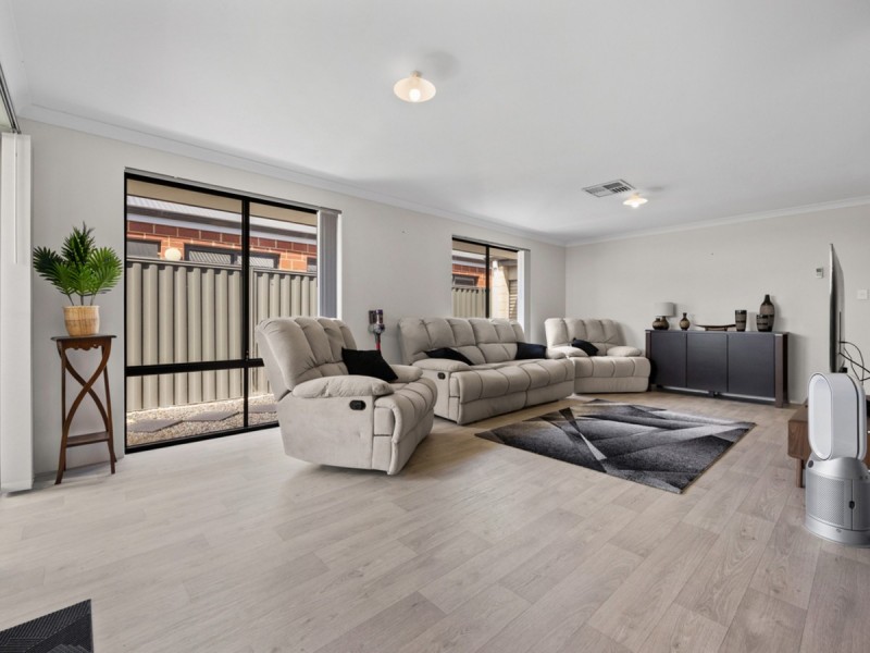 8 Ladysmith Loop, Wellard WA 6170