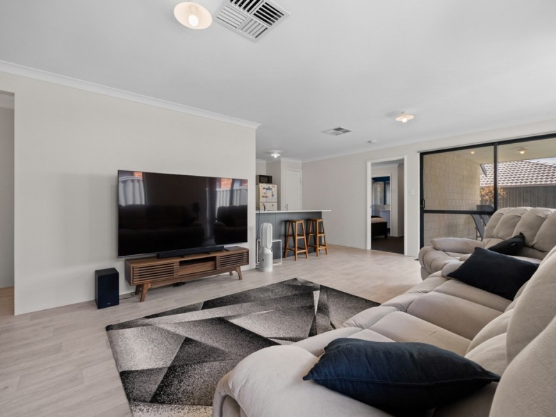 8 Ladysmith Loop, Wellard WA 6170