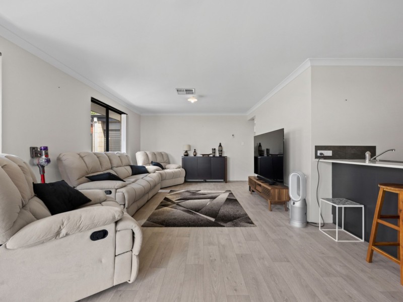 8 Ladysmith Loop, Wellard WA 6170